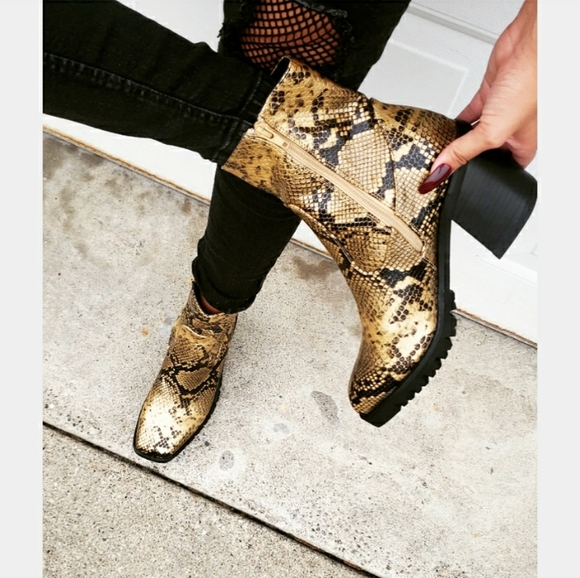 Sleigh Ride collection// Chunky bootie - Picture 4 of 7